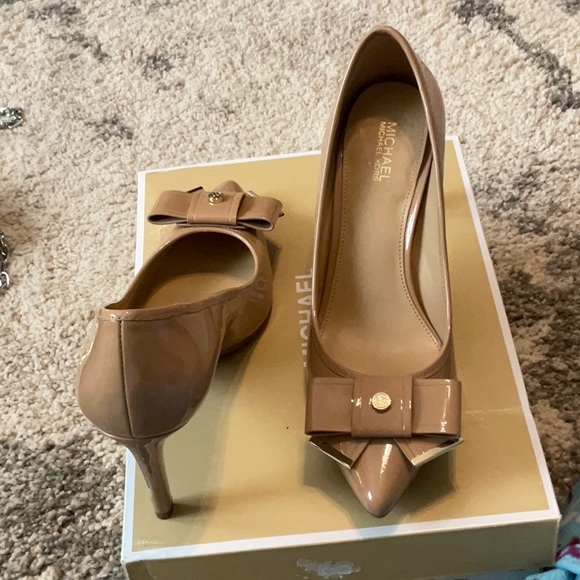 Michael Kors Nude Heels - Picture 7 of 8